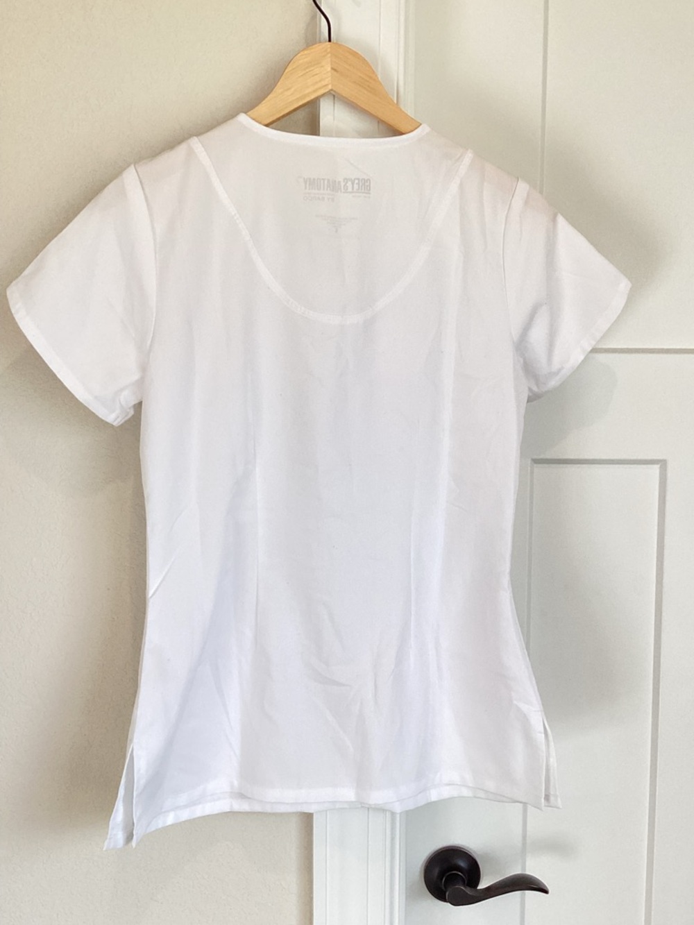 Grey’s Anatomy Barco White Short Sleeve V-Neck Scrub Top Small White - Picture 6 of 8